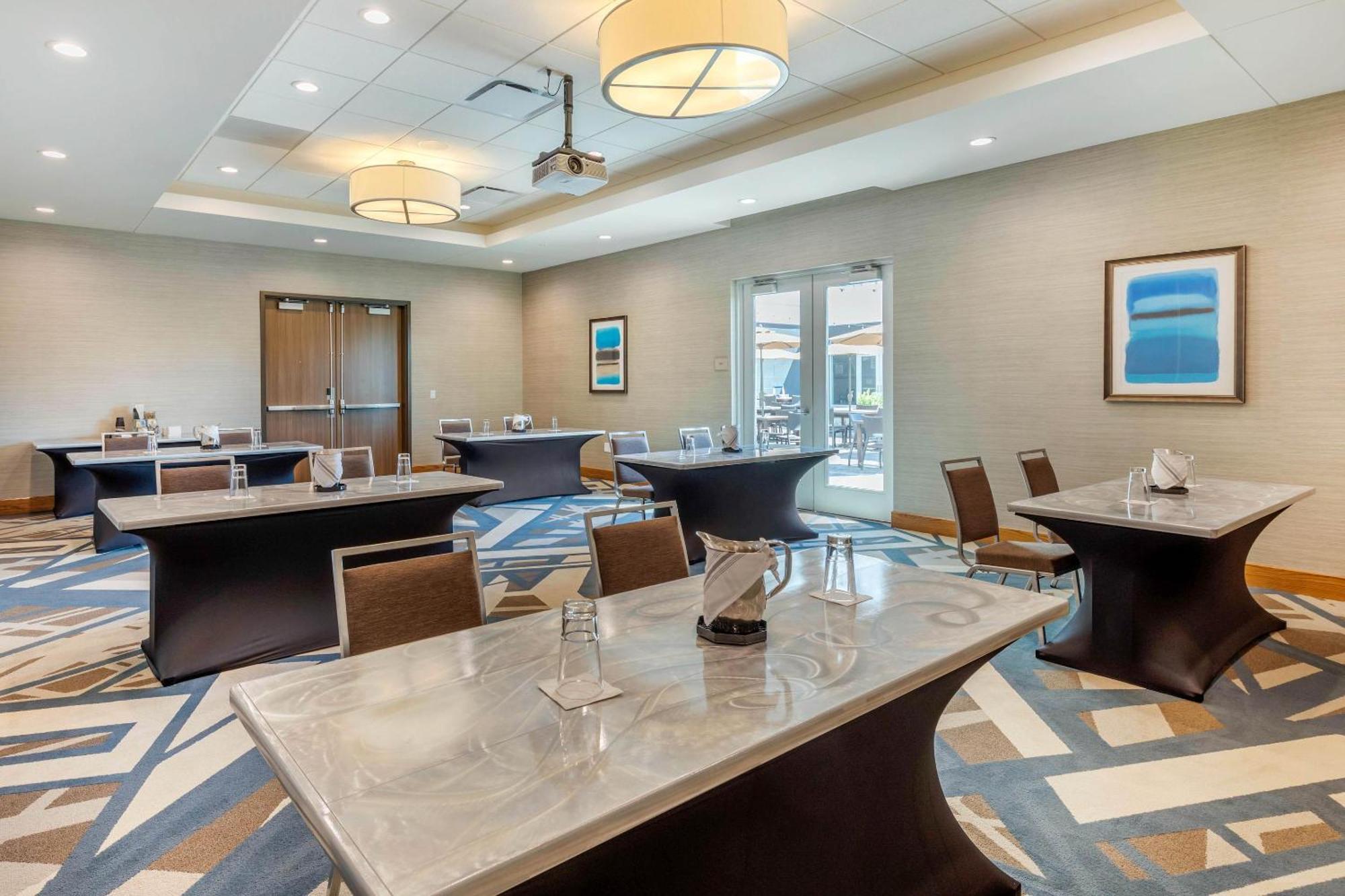 Cambria Hotel Davenport Quad Cities Bettendorf Exteriör bild