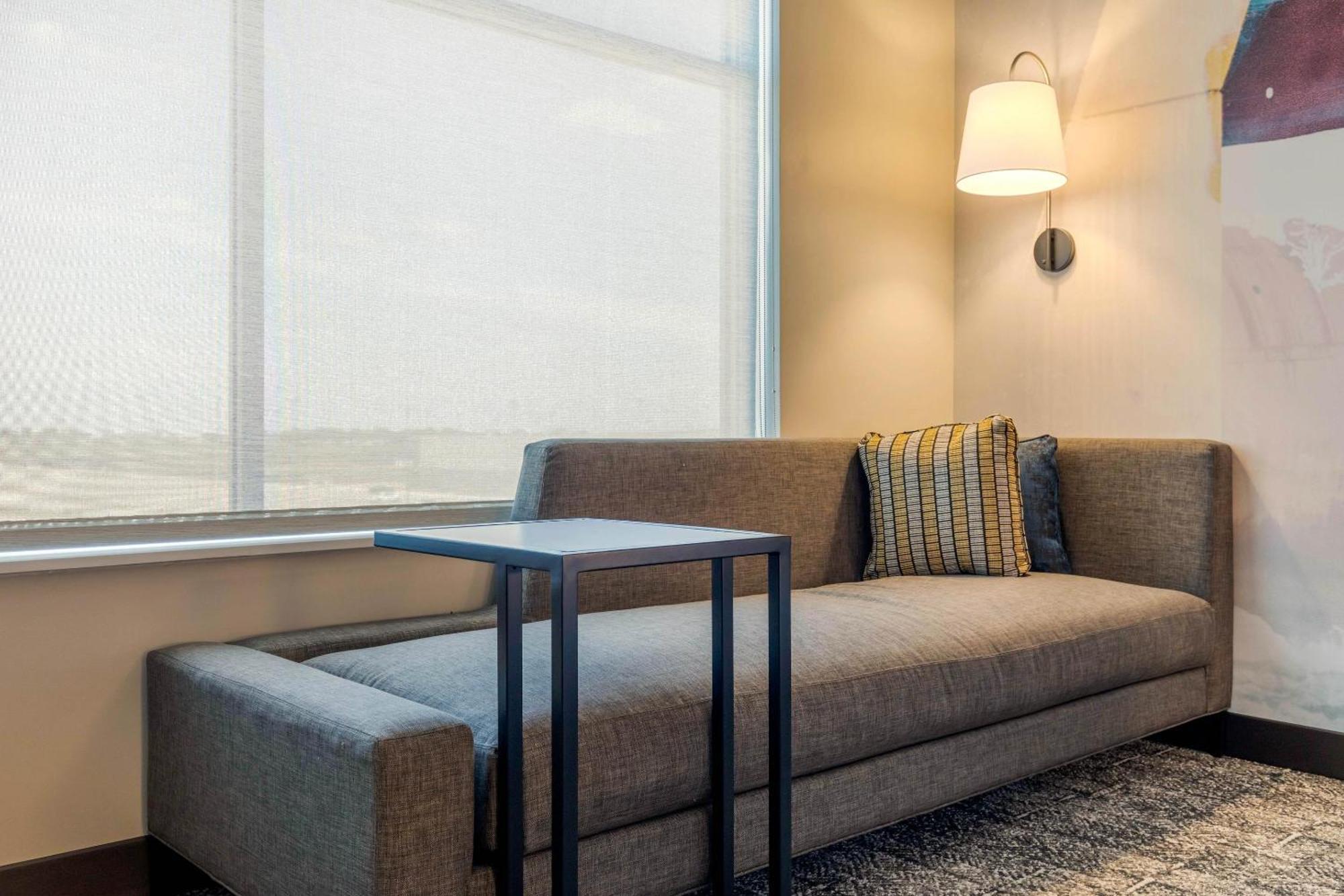 Cambria Hotel Davenport Quad Cities Bettendorf Exteriör bild